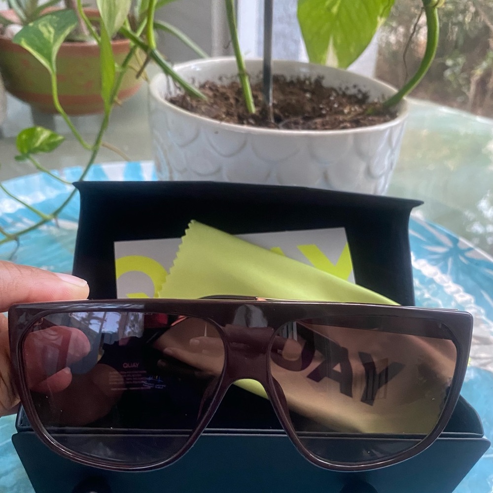 Quay Australia No Curfew Oversized Sunglasses with Case - Picture 6 of 13